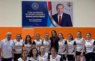 Selendi’de filenin sultanı Mehmet Akif Ersoy Anadolu...