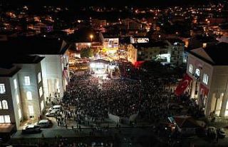 Seydikemerliler, Ece Mumay ile coştu