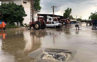 Şiddetli yağmur ve dolu su baskınlarına neden...