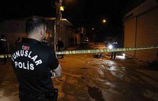 Silahlı çatışmada başından vurulan kişi öldü