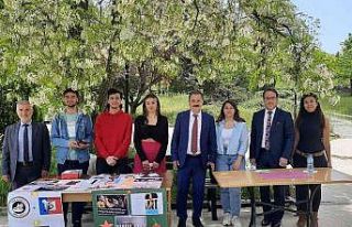 Simülasyon etkinliğinde engelli arkadaşlarıyla...