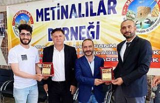 Sinanoğlu ve Metinalılardan İHA’ya iki plaket