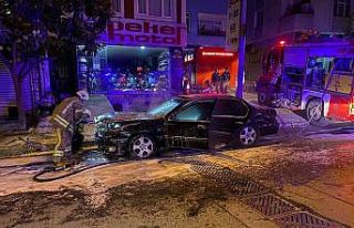 Şişli’de bir otomobil alev alev yandı