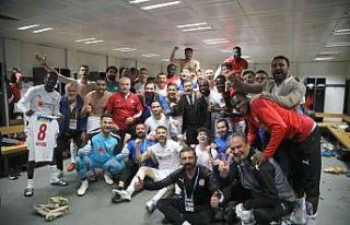 Sivasspor’da Rıza Çalımbay ve 6 futbolcunun sözleşmesi...