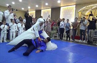 Siyah kuşak sahibi gelin damadı yerden yere vurdu