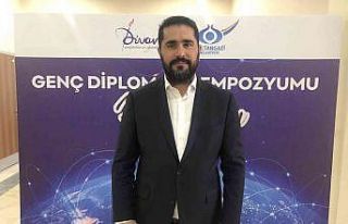 Sultangazi’de gençler Genç Diplomasi Sempozyumu’nda...