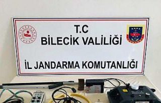 Şüphe üzerine durdurulan araçtan kaçak kazı...