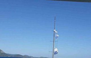 Sürüklenen tekneyi KIYEM ekipleri kurtardı