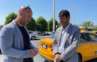 Taksim Meydanı’nda taksi bulamadı, sosyal deney...
