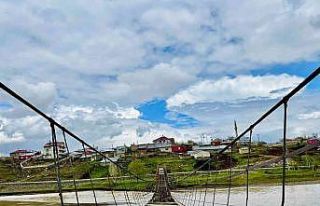 Tarihi Asma Köprü, manzarasıyla göz kamaştırıyor