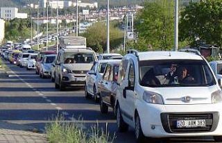 Tatilcilerin dönüş kuyruğu