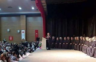 Tavşanlı’da 41 hafız kız öğrenci taç giydi