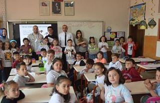 Tavşanlı’da çocuklara hayvan sevgisi aşılanıyor