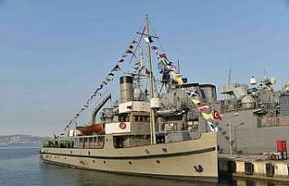 TCG Nusret Müze Gemisi’ne ziyaretçi akını