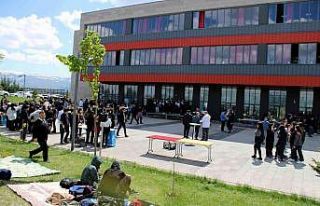 Tekden öğrencilerinden anlamlı hareket