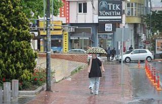 Tekirdağ’da sağanak yağış hayatı felç etti,...