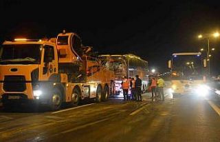 TEM’de bir minibüs ve iki yolcu otobüsü zincirleme...