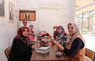 Toroslar’ın kursunda oyuncak yapıp gelir sağlıyorlar