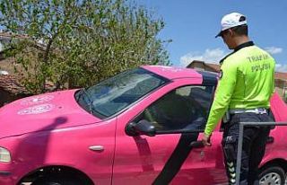 Trafik ekiplerinin simülasyon eğitimi renkli görüntülere...