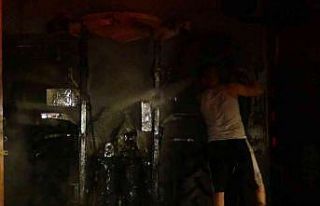 Traktör tamir atölyesinde çıkan yangın korkuttu