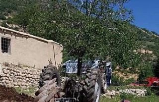 Traktörün altında kalan sürücü öldü