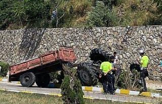 Traktörün emniyet demiri sürücünün hayatını...