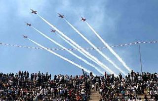 Türk Yıldızları Erzincan semalarında nefes kesti