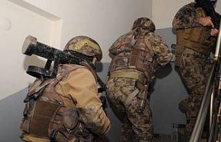 Ucuz konteyner ilanıyla 73 kişiyi dolandırmışlardı,...