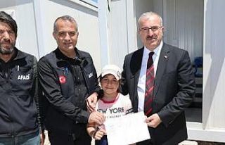 Ukrayna’dan tahliye edilen 8 yaşındaki Melisa...