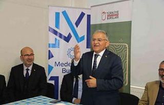 Uluslararası öğrencilerle rengârenk bayram kutlaması