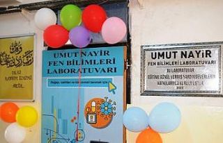 Umut Nayir, Cizre’de bir okula fen laboratuvarı...