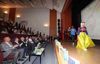 Üniversitede çocuk edebiyatı festivali düzenlendi