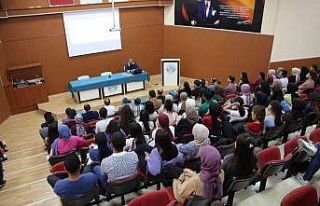 Üniversitede “Neden Matematik” konulu seminer...