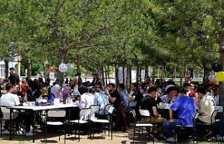 Üniversiteye pideli veda