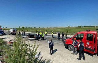 Uşak’ta hamile kadın ve annesi feci kazada hayatını...