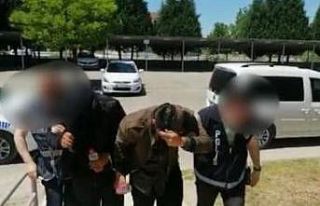 Uyuşturucu ticareti yaparken suçüstü yakalandılar