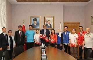 Vali Ali Çelik’ten gençlere tavsiye: "Spordan...