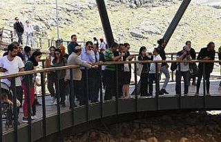 Vali Ayhan Göbeklitepe’de incelemelerde bulundu