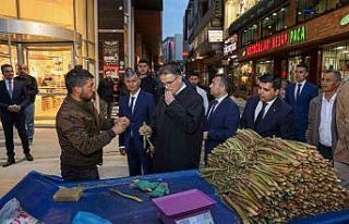 Vali Balcı esnafı ziyaret edip uçkunun tadına...