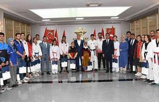 Vali Çuhadar’ın 19 Mayıs Atatürk’ü Anma,...