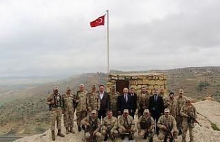 Vali Demirtaş güvenlik güçleri ile bayramlaştı