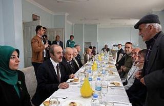 Vali Epcim, huzurevi sakinleriyle bayramlaştı