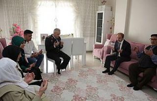 Vali Epcim şehit ailelerini ziyaret etti