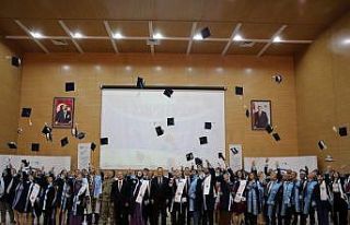 Vali Epcim, üniversitede mezuniyet törenine katıldı