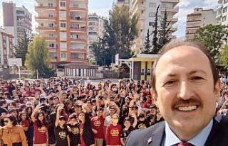 Vali Pehlivan, öğretmen ve öğrencilerle buluştu