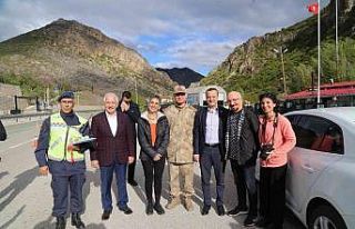 Vali Taşbilek, trafik denetimine katıldı