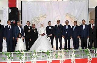 Vali Yardımcısı Mehmet Yasin Erkan’ın mutlu...