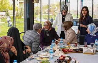 Van Büyükşehir Belediyesi şehit annelerini ve...