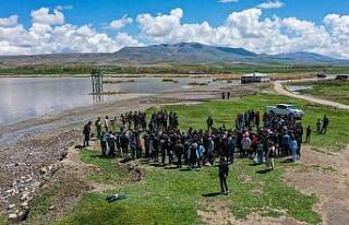 Vanlı öğrenciler kuş gözlemi yapıp bilgilendirildi