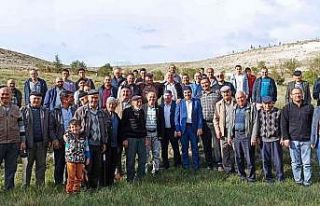 Vefat eden yakınları için bir araya gelip dua ettiler